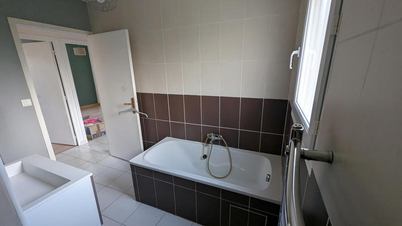 Maison - 1 395 m² - 7 pièces