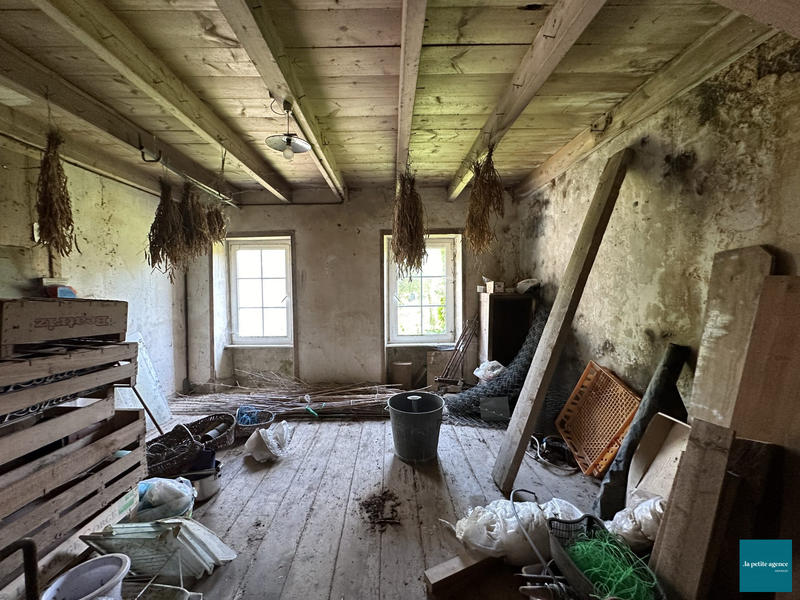 Maison traditionnelle - 170 m² - 8 pièces