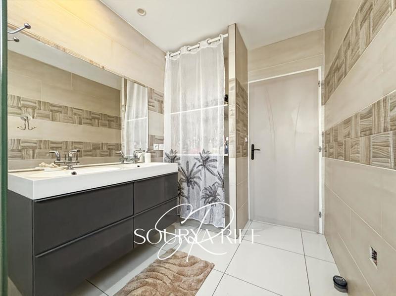 Maison - 161 m² - 7 pièces