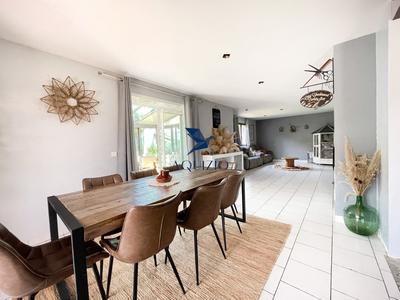 Maison - 230 m² - 7 pièces