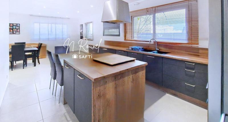 Maison - 140 m² - 5 pièces