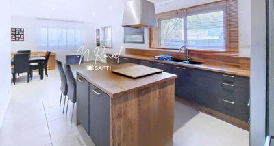 Maison - 140 m² - 5 pièces