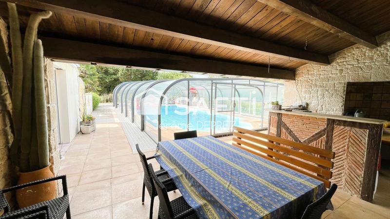 Maison - 244 m² - 11 pièces