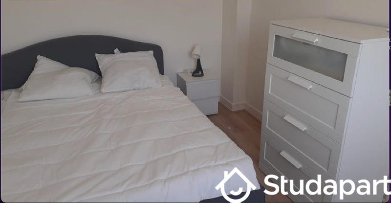 Chambre - 11 m² - 1 pièce