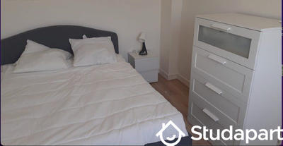 Chambre - 11 m² - 1 pièce