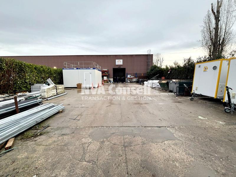 Entrepôt - 769 m²