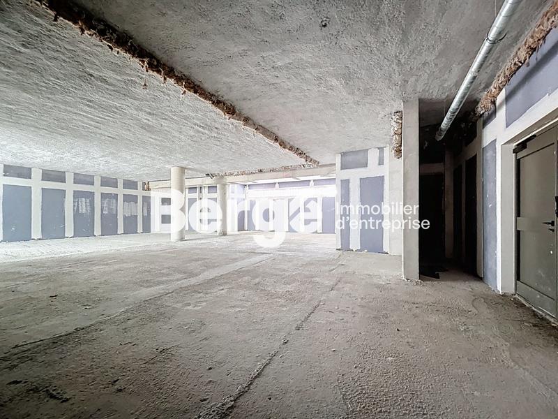 Local commercial - 325 m²