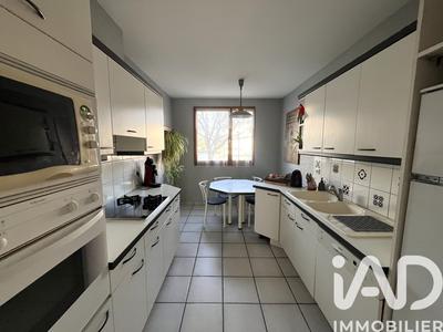 Maison - 99 m² - 4 pièces