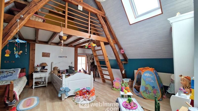 Maison - 210 m² - 6 pièces