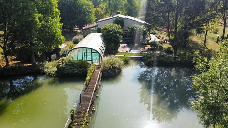 Maison traditionnelle - 202 m² - 8 pièces