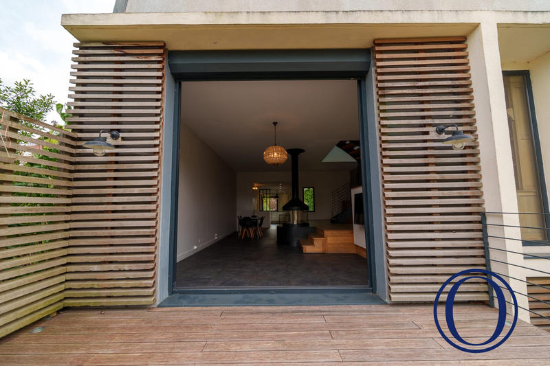 Appartement - 181 m² - 9 pièces