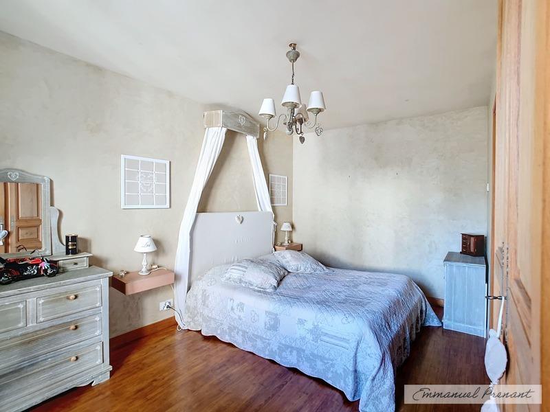 Maison - 210 m² - 10 pièces