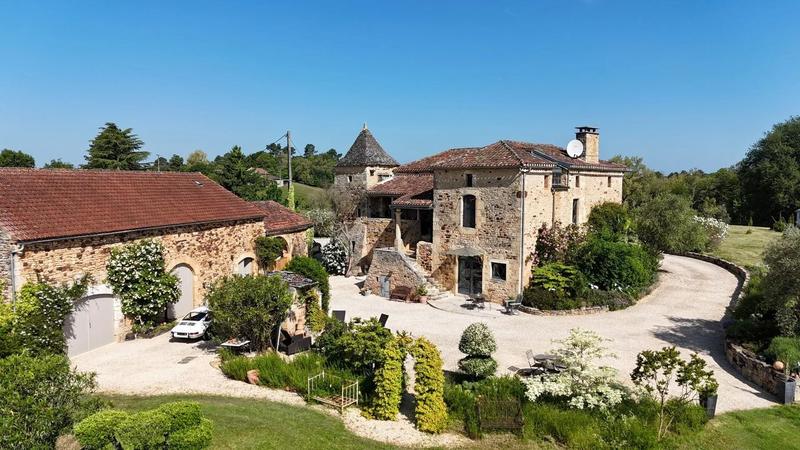 Maison de maîtres - 310 m² - 10 pièces