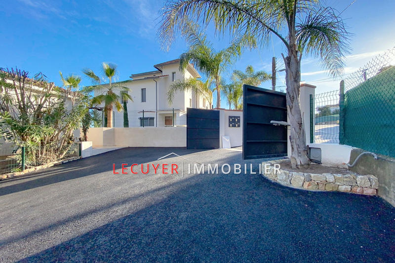 Maison - 104 m² - 4 pièces