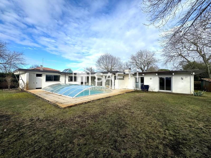 Maison - 252 m² - 6 pièces