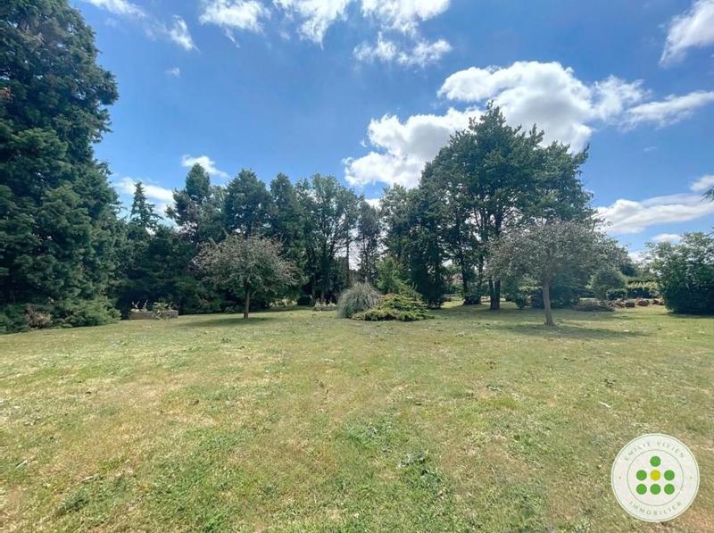 Maison - 330 m² - 8 pièces