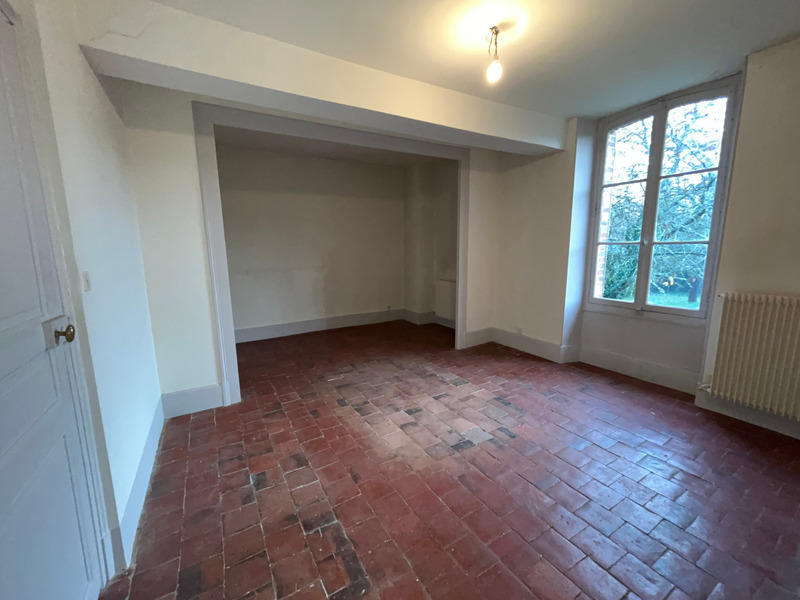 Maison - 305 m² - 8 pièces