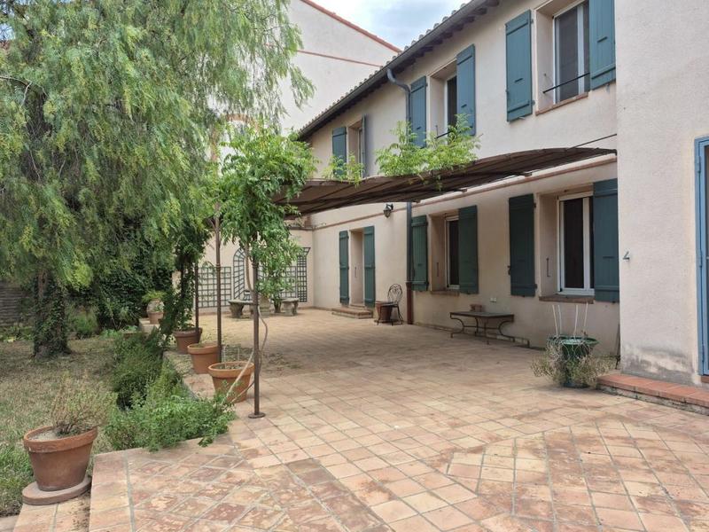 Mas - 438 m² - 14 pièces