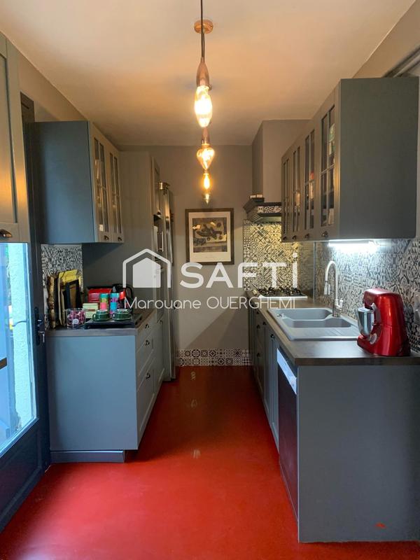 Maison - 484 m² - 12 pièces