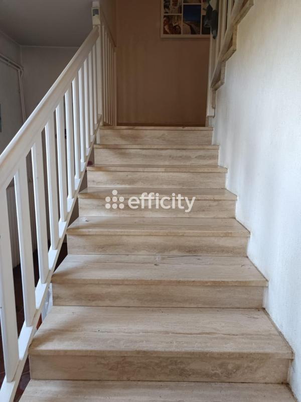 Maison - 518 m² - 12 pièces