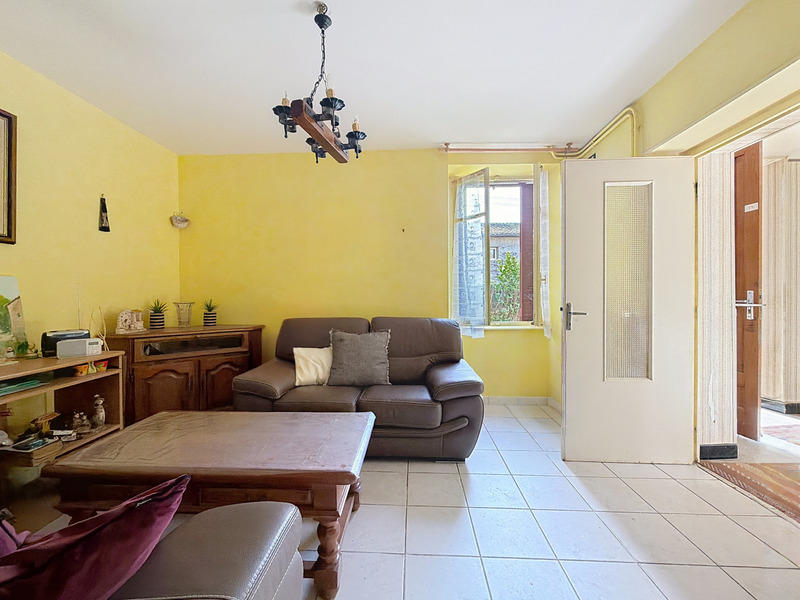 Maison - 238 m² - 10 pièces