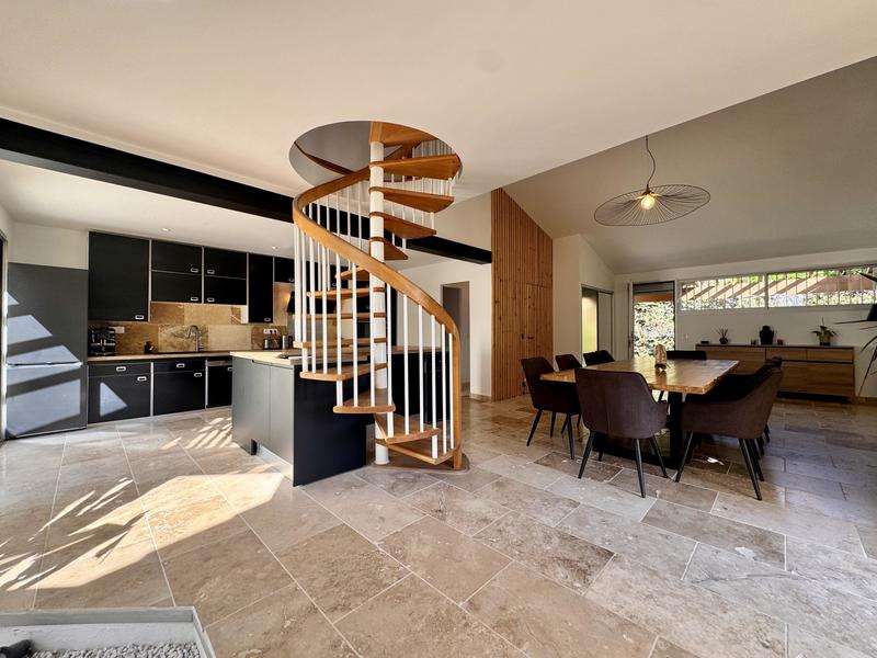 Maison d'architecte - 135 m² - 4 pièces