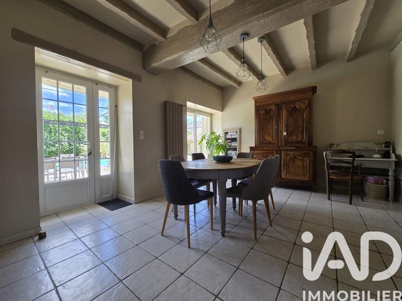 Maison - 208 m² - 9 pièces