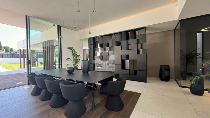 Maison - 282 m² - 7 pièces