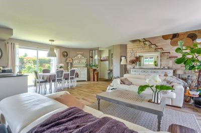 Maison - 200 m² - 8 pièces