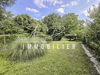 Maison - 208 m² - 9 pièces