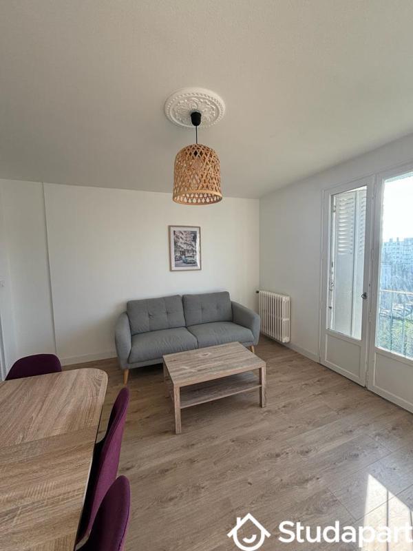 Chambre - 11 m² - 1 pièce