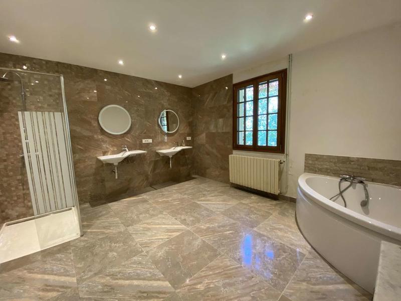 Maison - 188 m² - 7 pièces