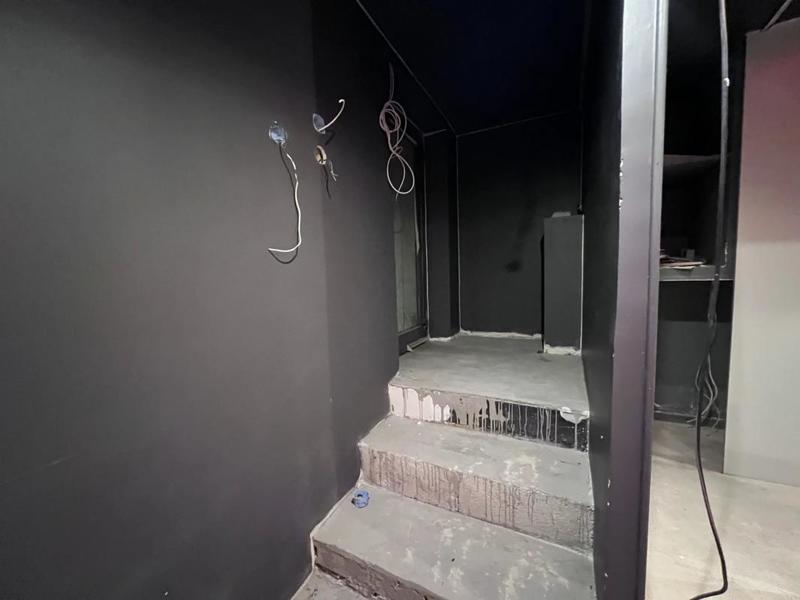 Local commercial - 163 m² - 7 pièces