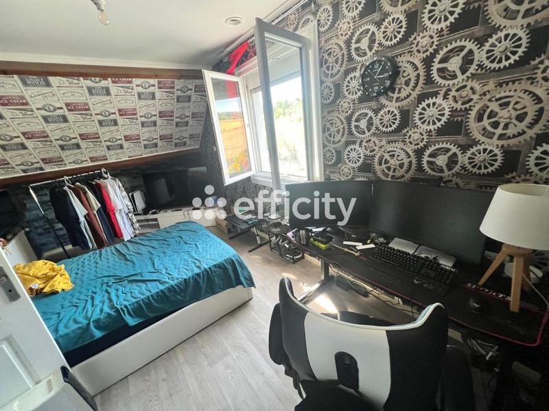 Maison - 182 m² - 7 pièces