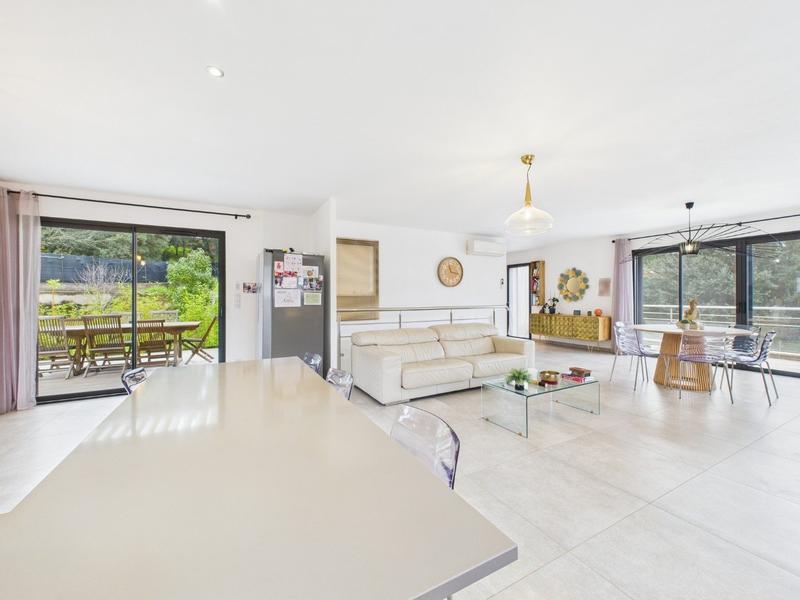 Maison contemporaine - 134 m² - 5 pièces