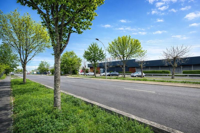 Local d'activité / Entrepôt - 3 350 m²