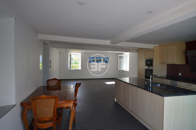 Maison - 400 m² - 7 pièces