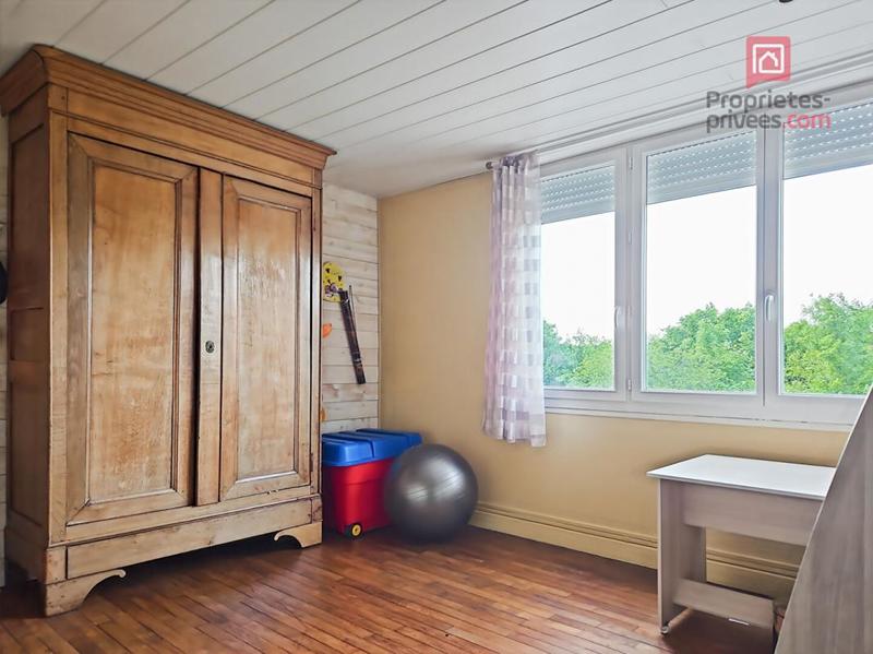 Maison - 233 m² - 7 pièces