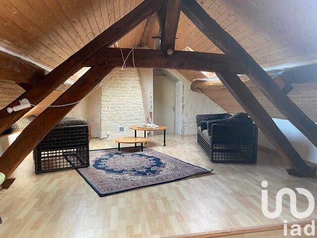 Maison - 221 m² - 5 pièces