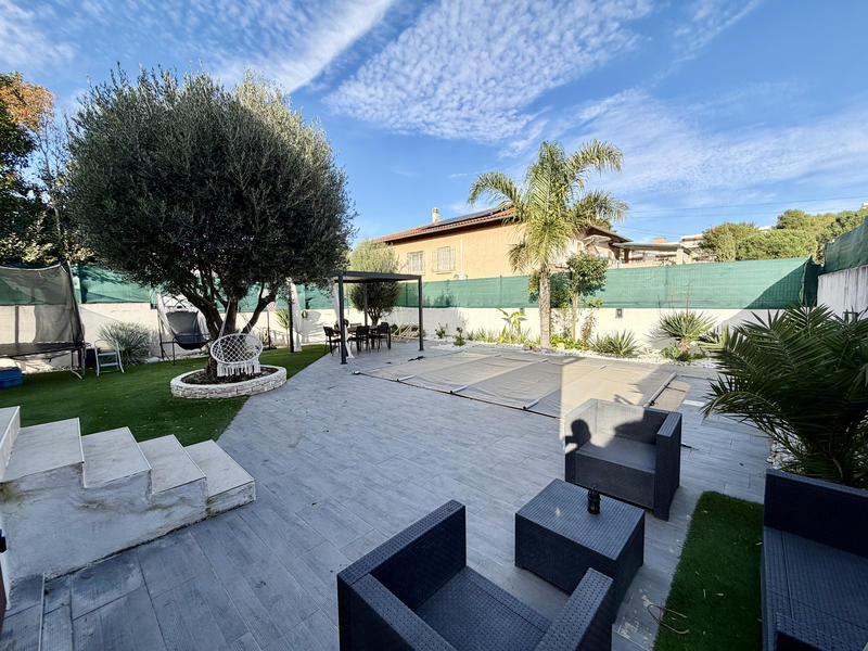 Maison - 170 m² - 6 pièces