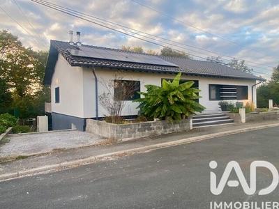 Maison - 216 m² - 7 pièces