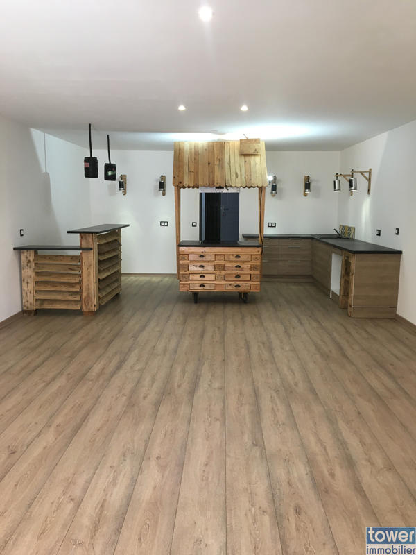 Maison - 220 m² - 4 pièces