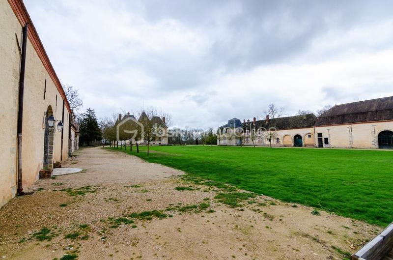 Château - 280 m² - 14 pièces