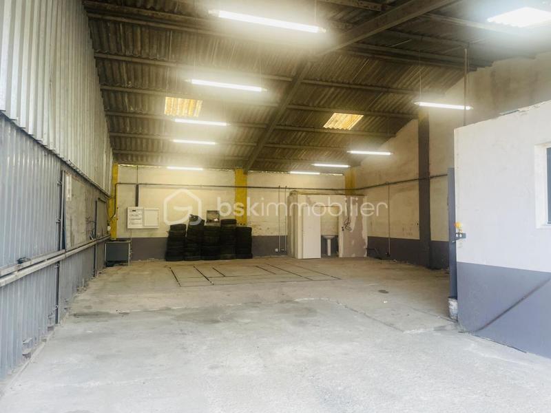 Local commercial - 150 m² - 2 pièces