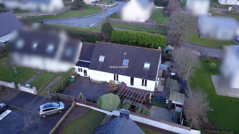 Maison - 176 m² - 8 pièces