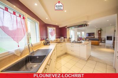 Maison - 180 m² - 7 pièces
