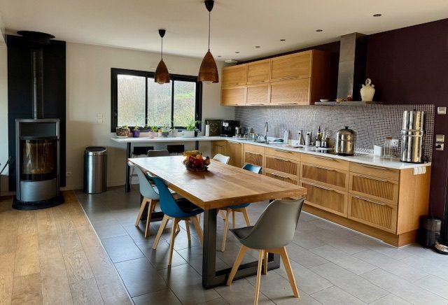 Maison - 227 m² - 9 pièces