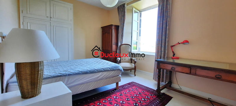 Maison - 230 m² - 7 pièces