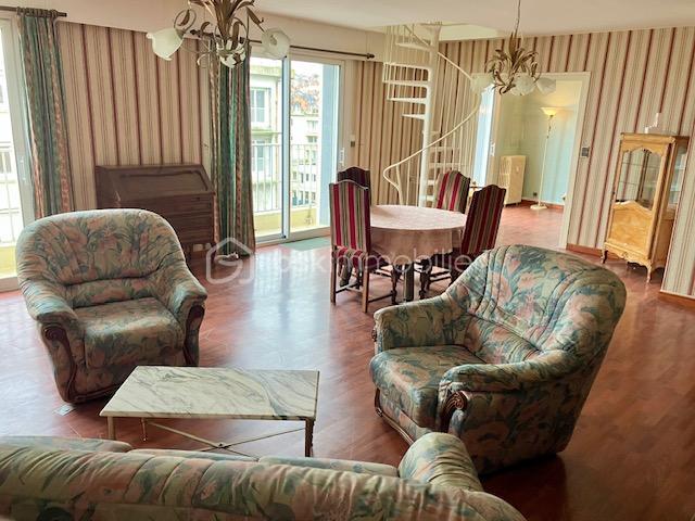 Appartement - 144 m² - 5 pièces