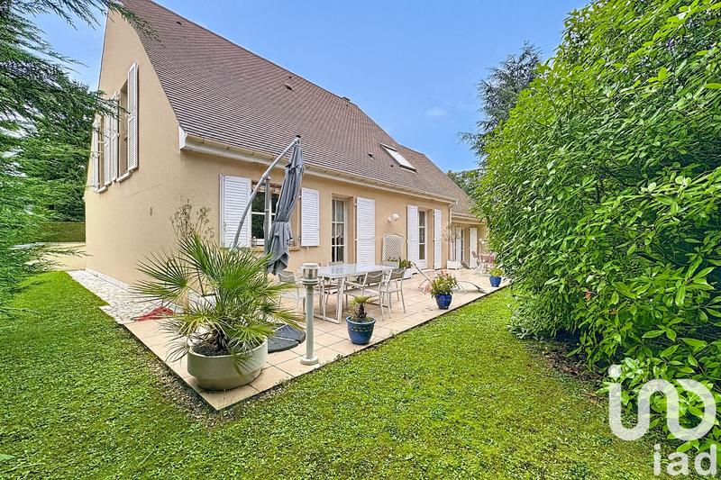 Maison - 202 m² - 7 pièces